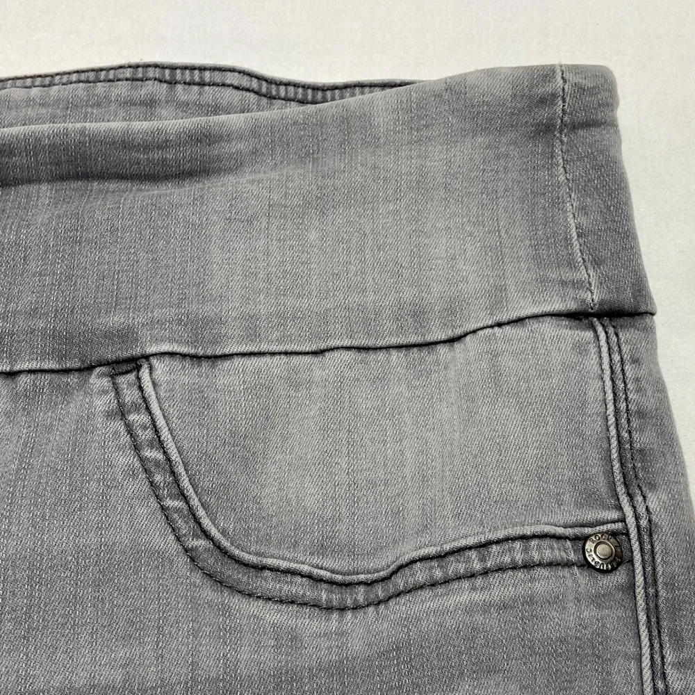 Rock & Republic Jeans Women's 12 Grey Denim Rx Fever Pull On Skinny Distressed‎